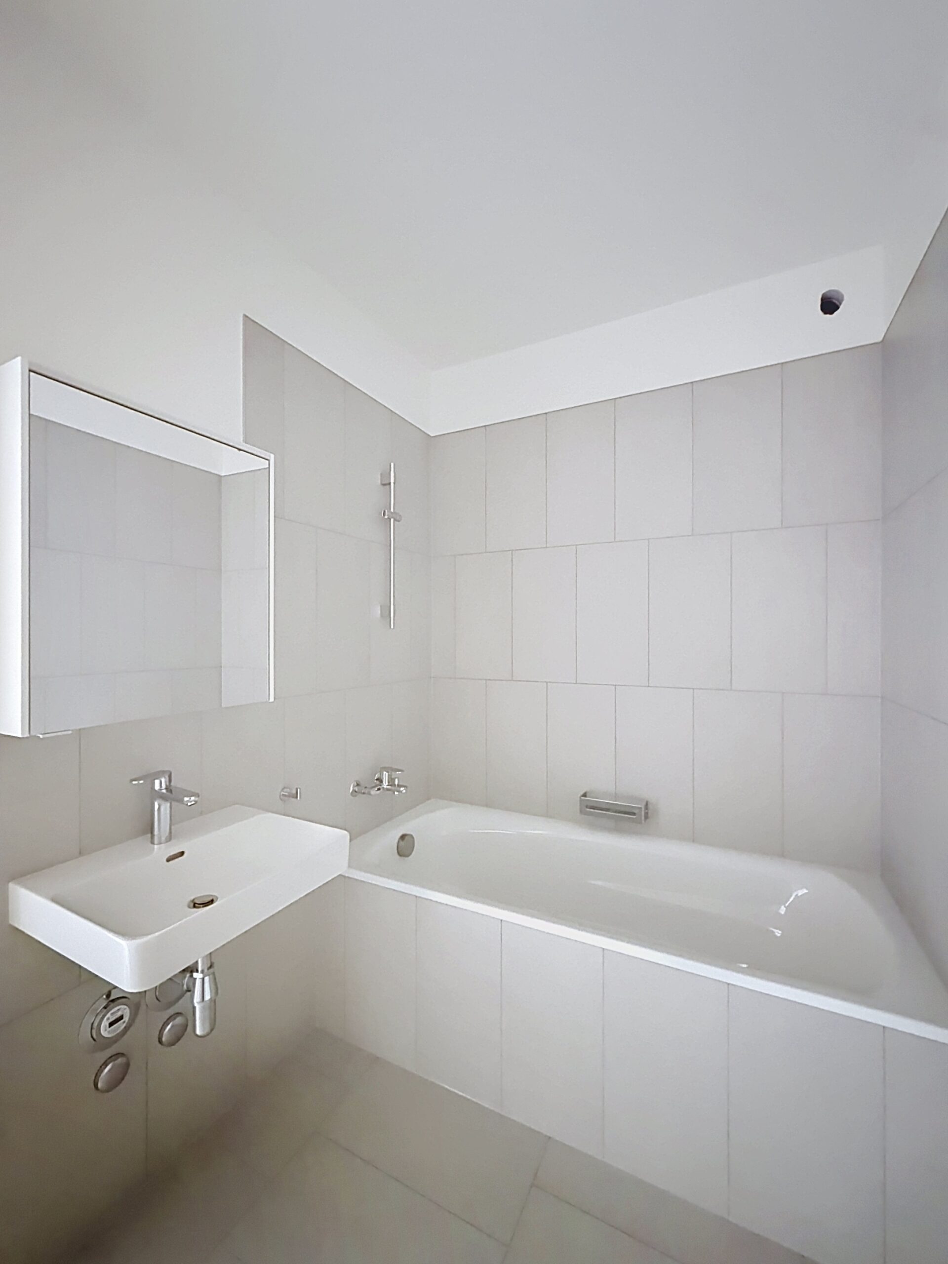 Salle de bain neuve - Urbano à louer